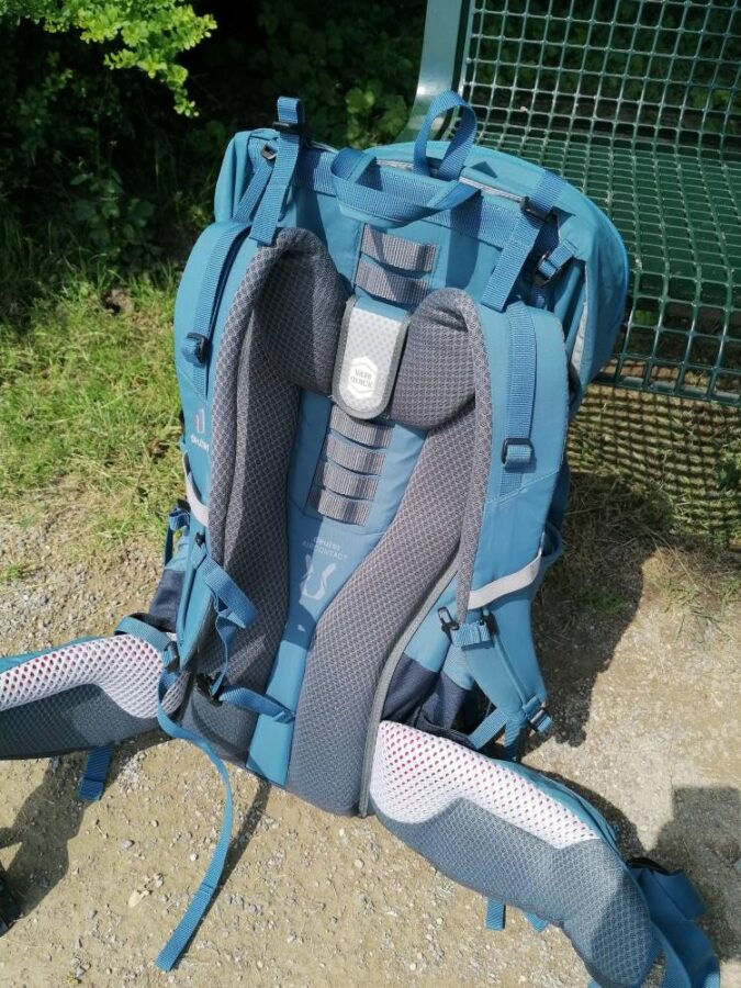 Rückansicht vom Herren Trekkingrucksack Deuter Aircontact Lite 40 + 10