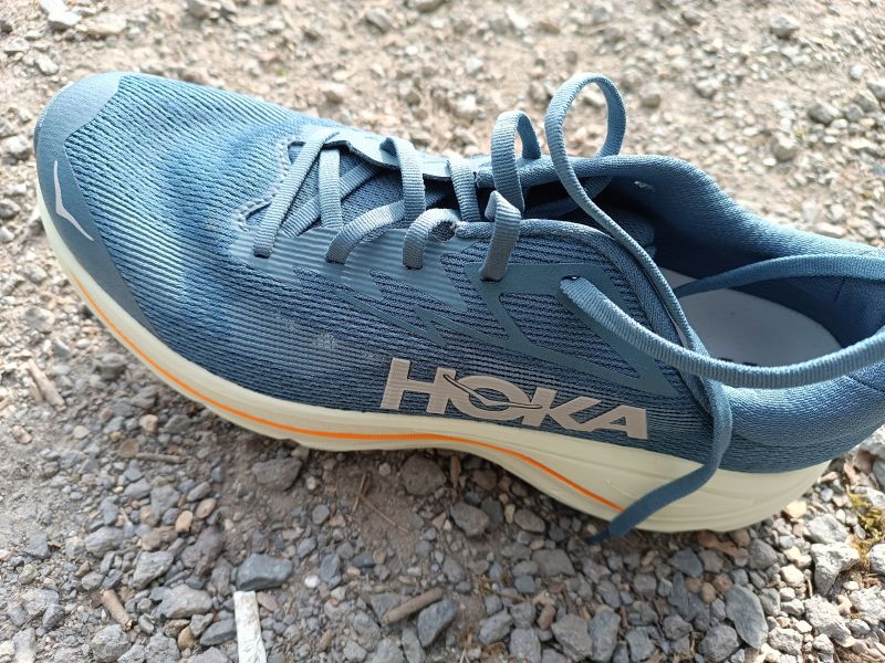 Mit diesen HOKA Trailrunningschuhen kann man den Jakobsweg laufen